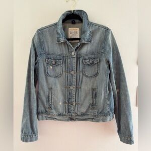 J. Crew Classic Denim Jacket in a Medium Wash M